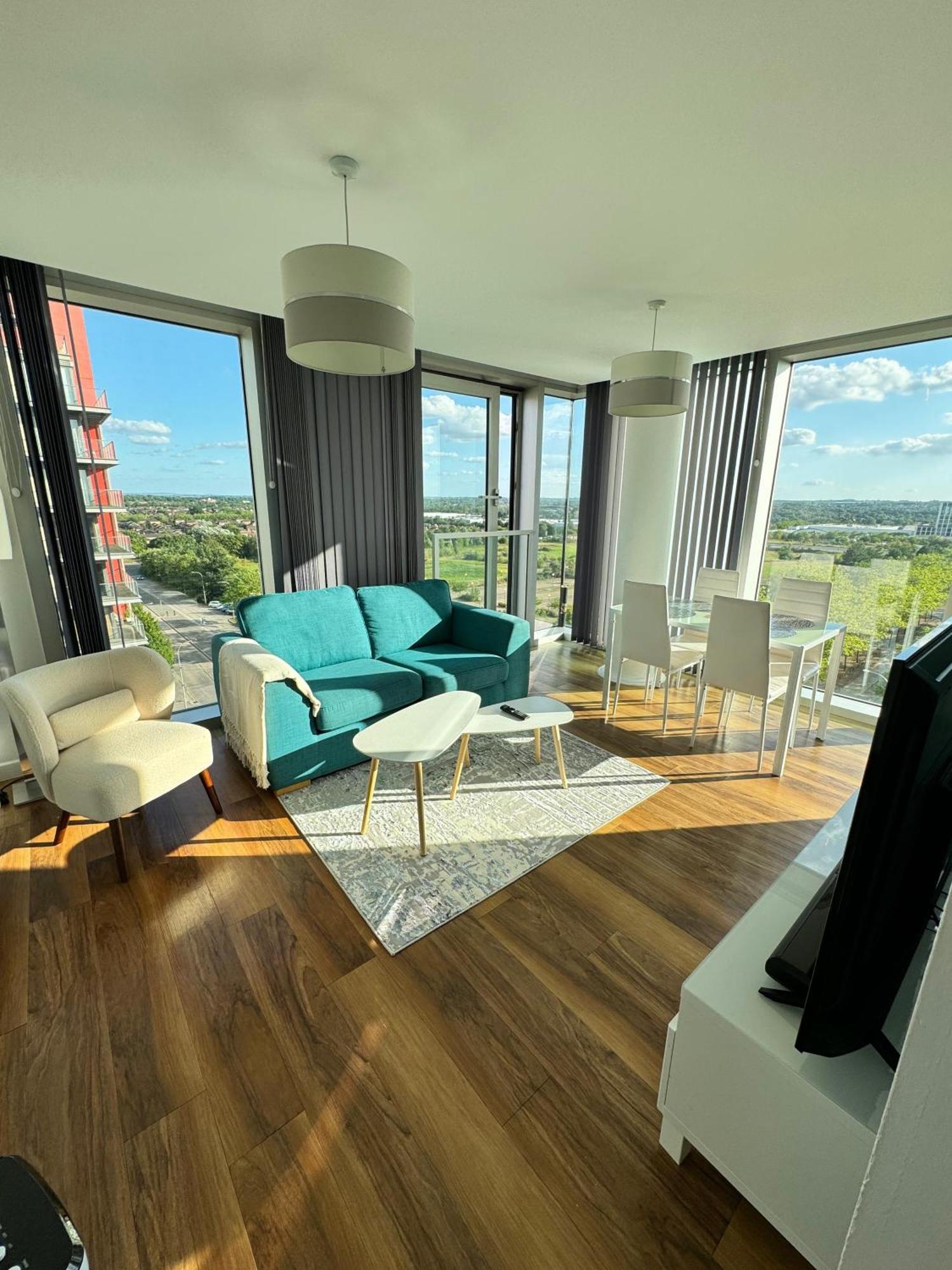 2 Bed Apartment At The Hub Central Milton Keynes Eksteriør bilde